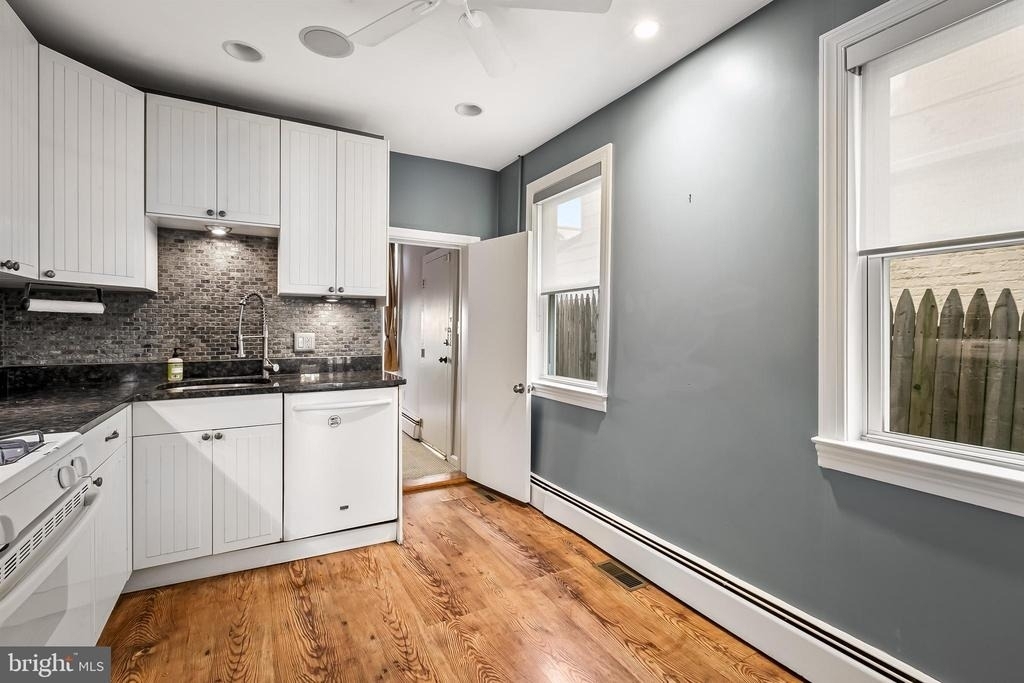 719 S Montford Avenue - Photo 17
