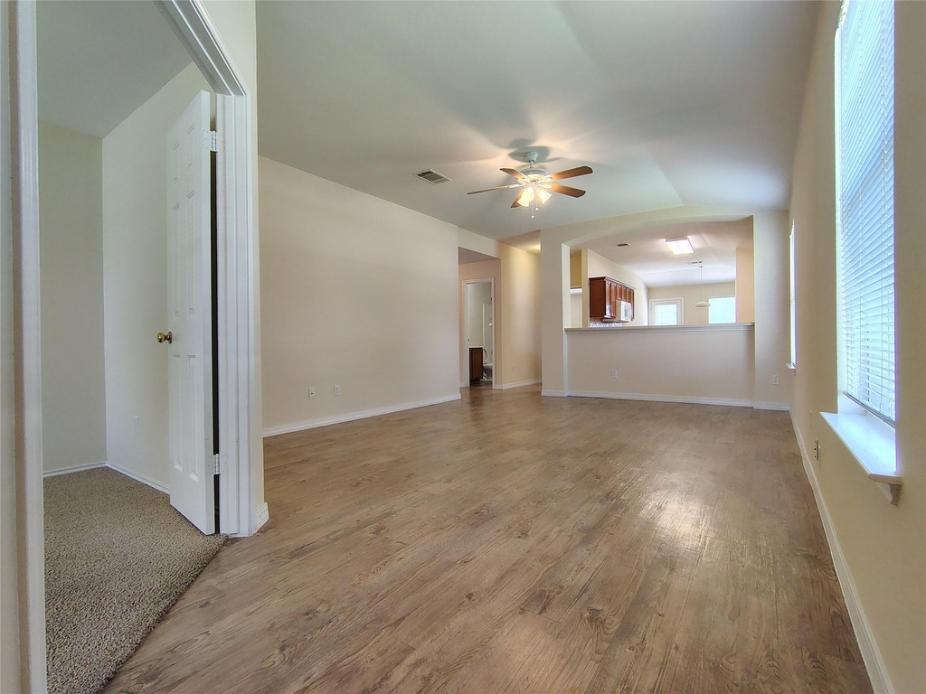 100 Steven St - Photo 1