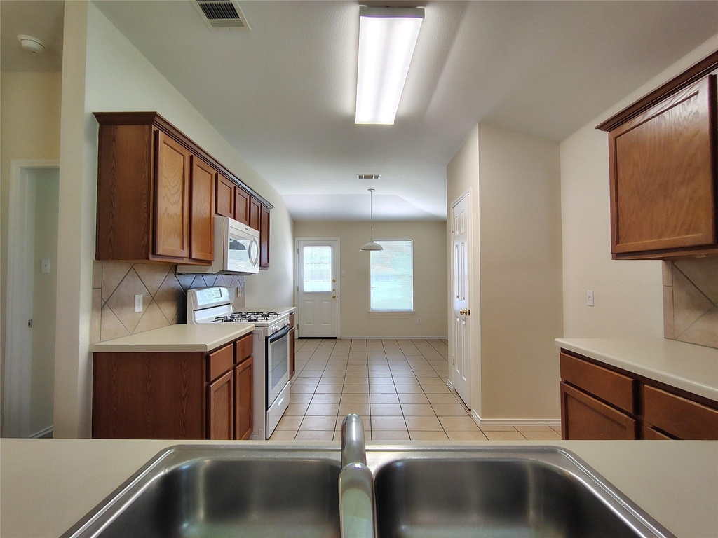 100 Steven St - Photo 6