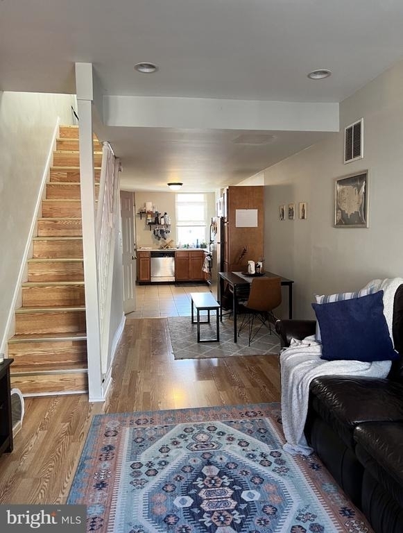 136 N Curley Street - Photo 6