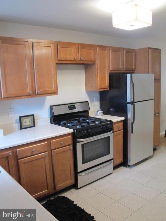 136 N Curley Street - Photo 2