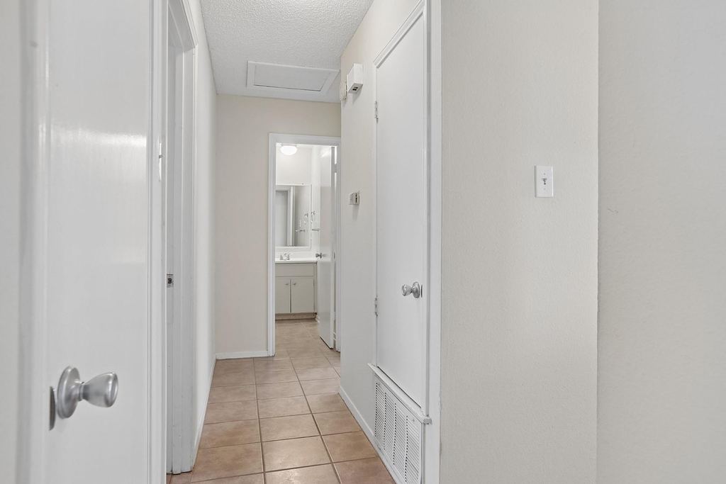 3114 Plantation Rd - Photo 5