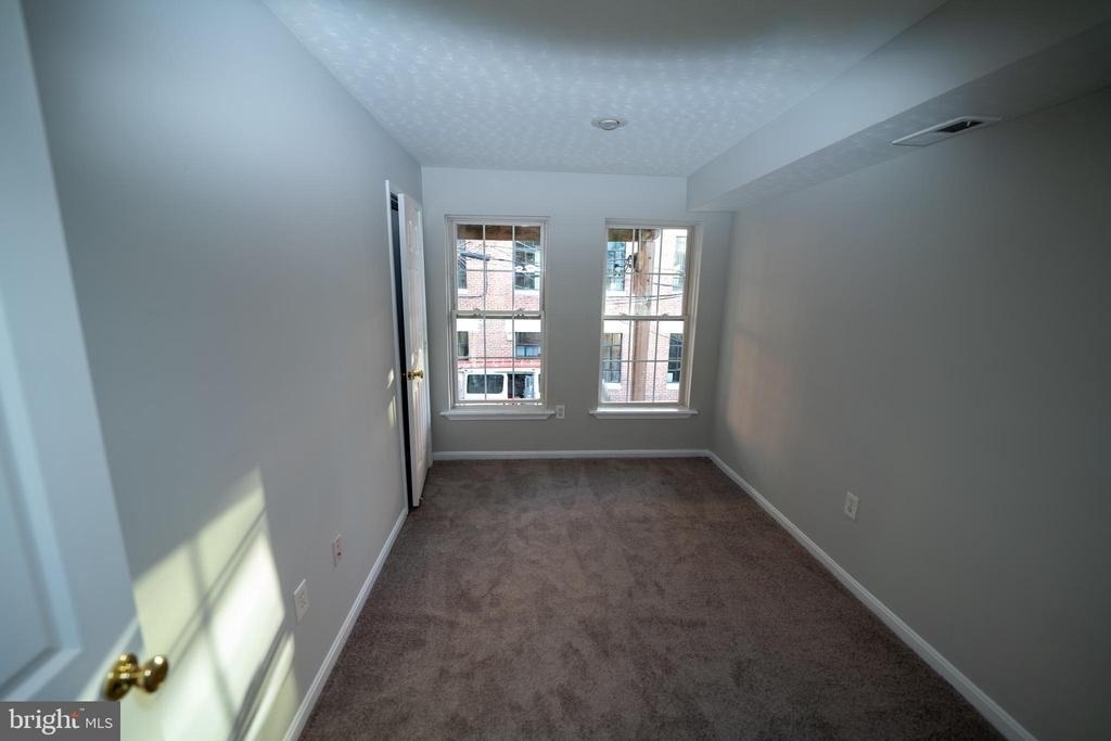 1119 Race Street - Photo 18