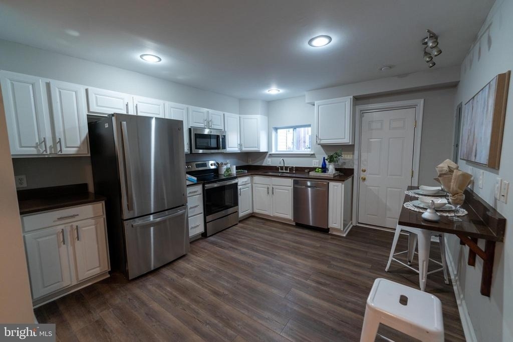 1119 Race Street - Photo 8