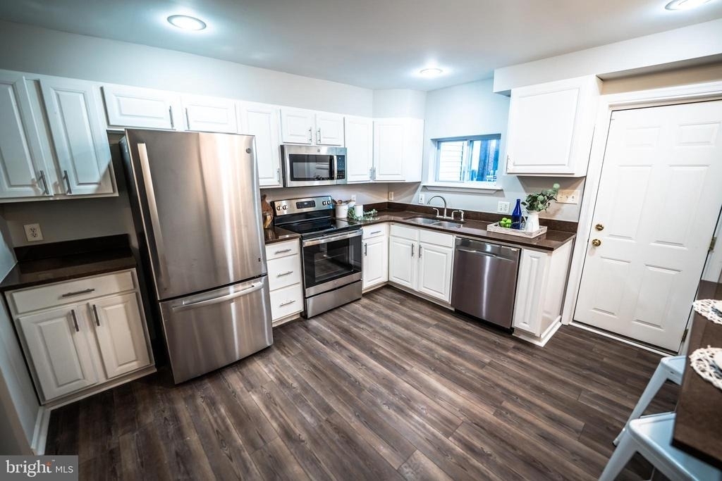 1119 Race Street - Photo 7
