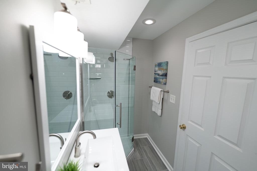 1119 Race Street - Photo 16