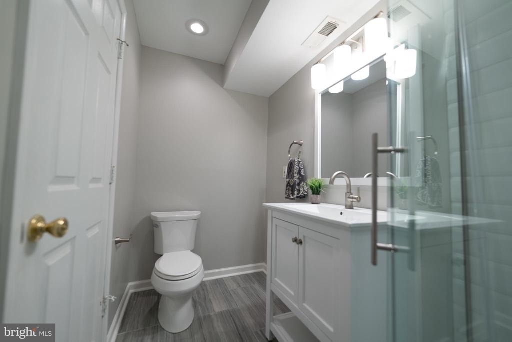 1119 Race Street - Photo 17