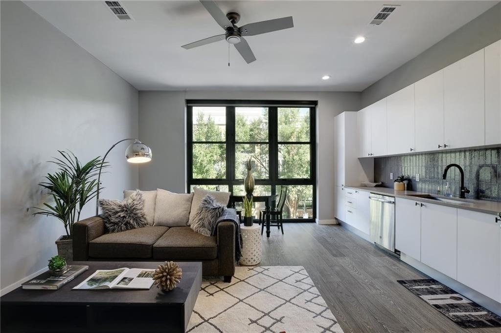 800 Embassy Dr - Photo 4
