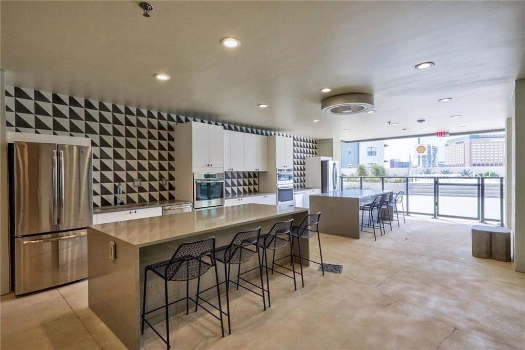 800 Embassy Dr - Photo 16