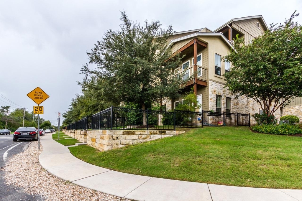 2520 Bluebonnet Ln - Photo 23