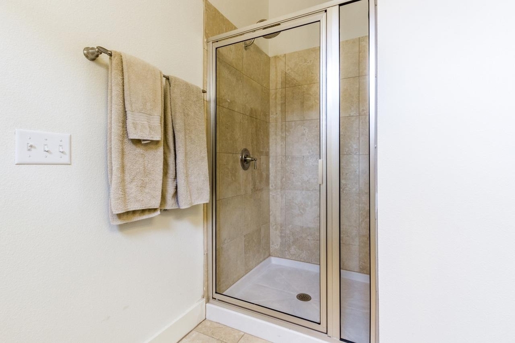 2520 Bluebonnet Ln - Photo 17