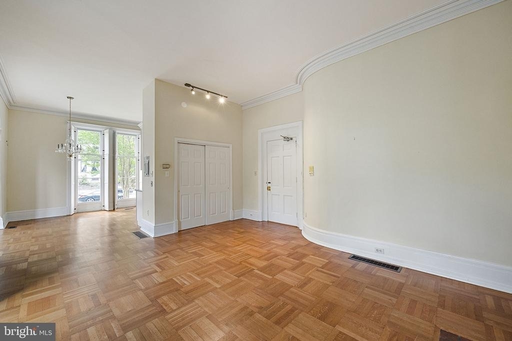 1401 Delaware Avenue - Photo 5