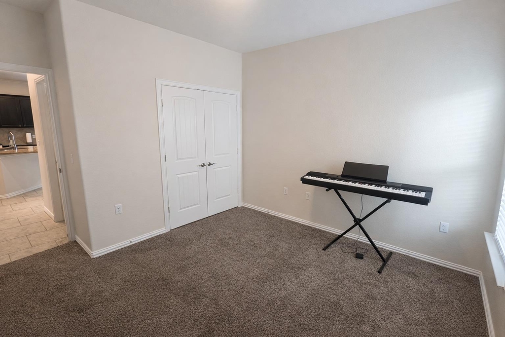 10012 Epic Knoll Dr - Photo 18