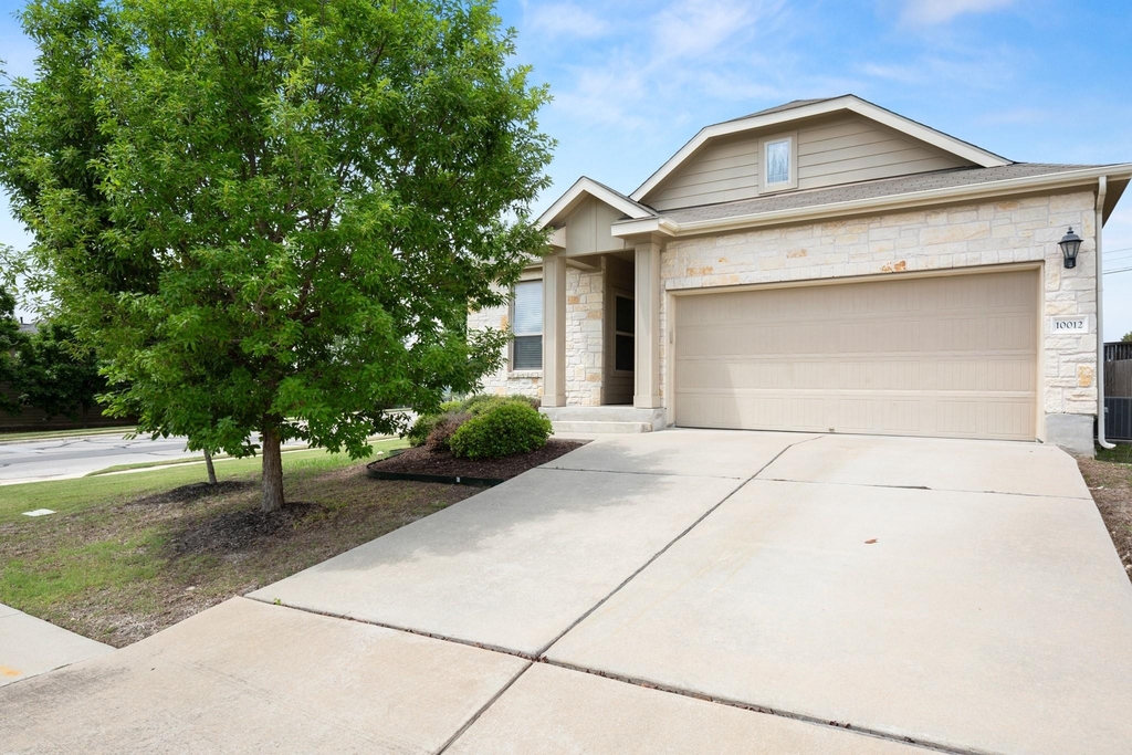 10012 Epic Knoll Dr - Photo 1