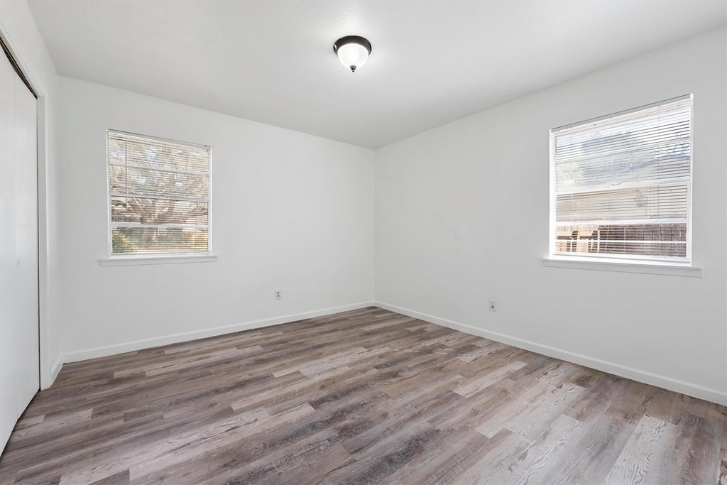 1106 Hackberry Dr - Photo 14