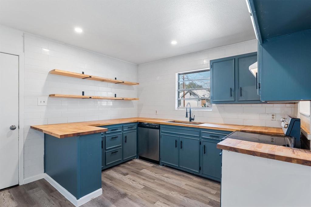 1106 Hackberry Dr - Photo 7