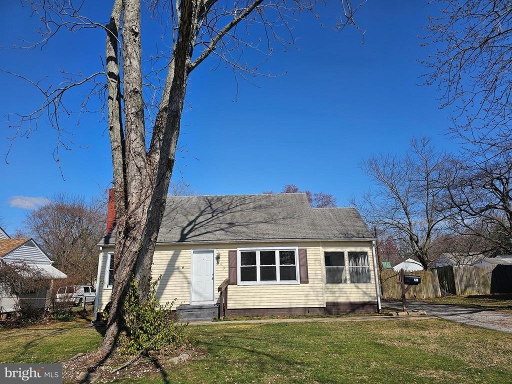 73 Upland Avenue - Photo 2