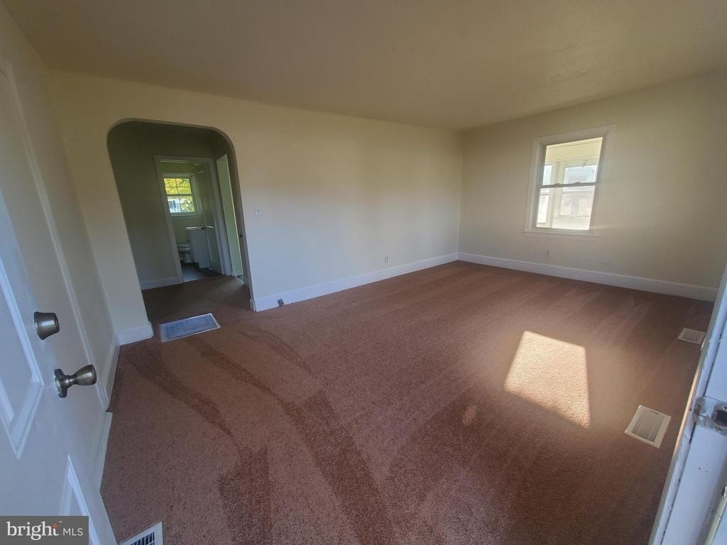 73 Upland Avenue - Photo 4