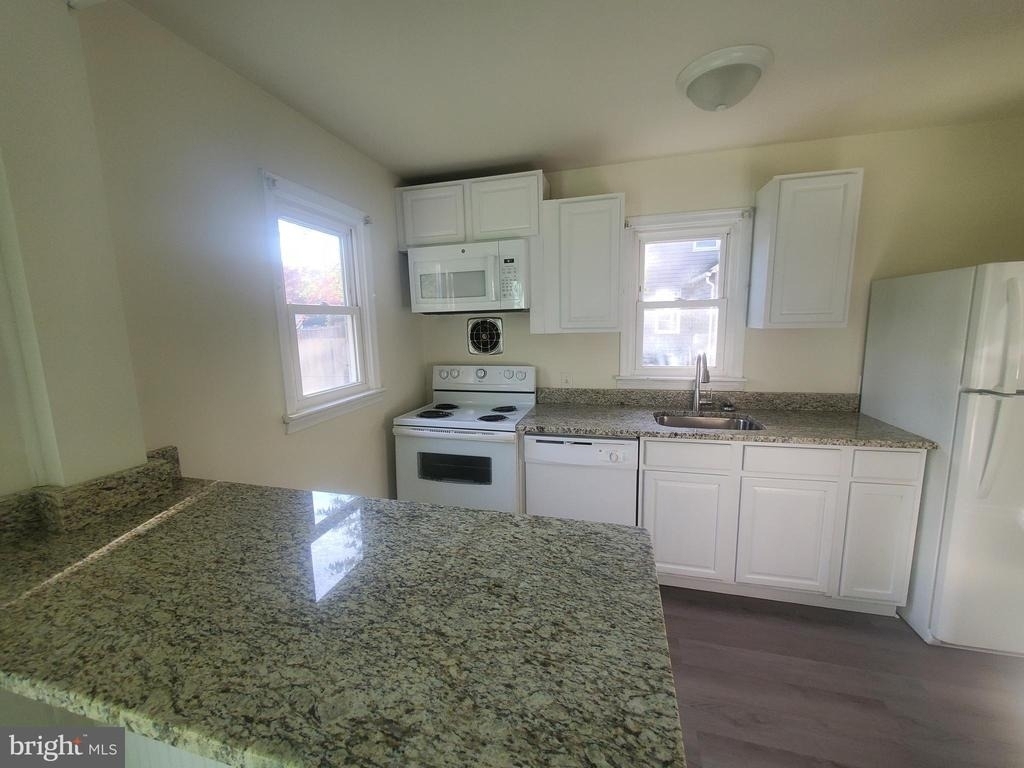 73 Upland Avenue - Photo 14