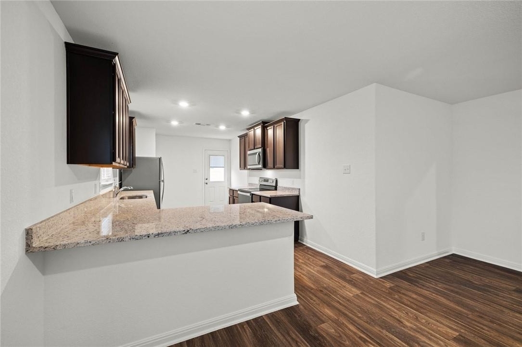 101 Fairfax Ln - Photo 13