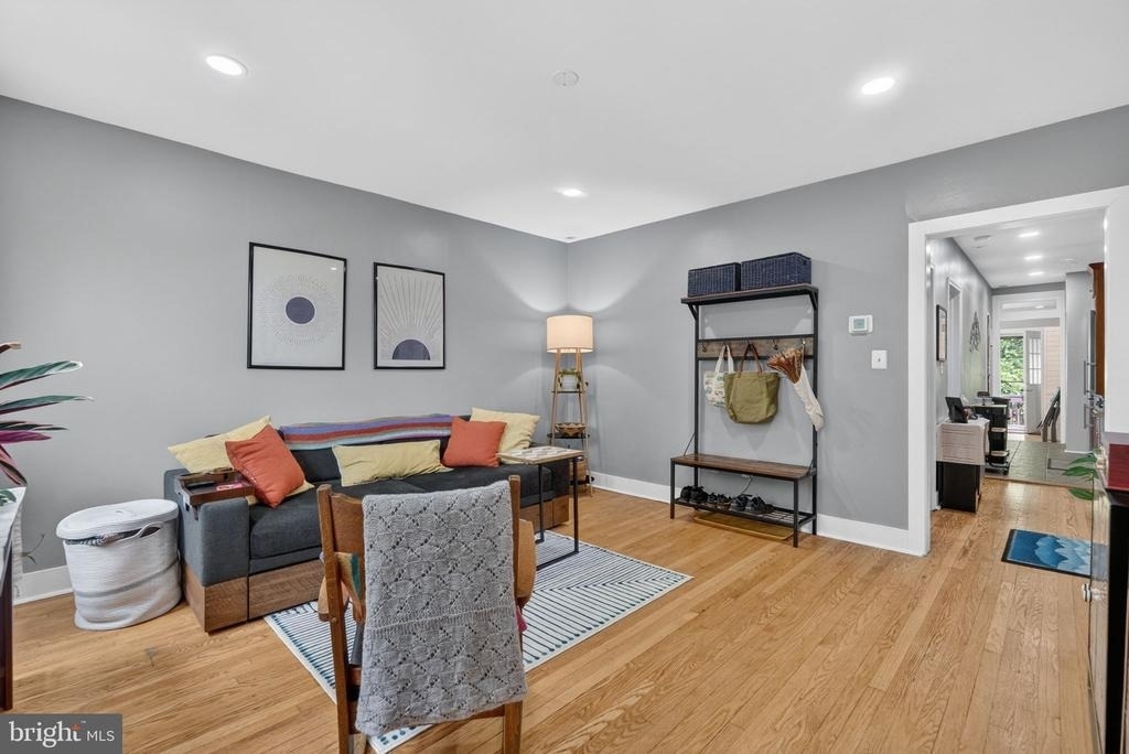 1836 Independence Avenue Se - Photo 5