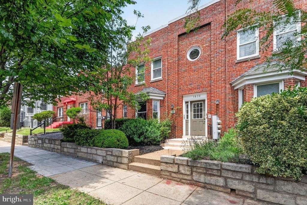 1836 Independence Avenue Se - Photo 2