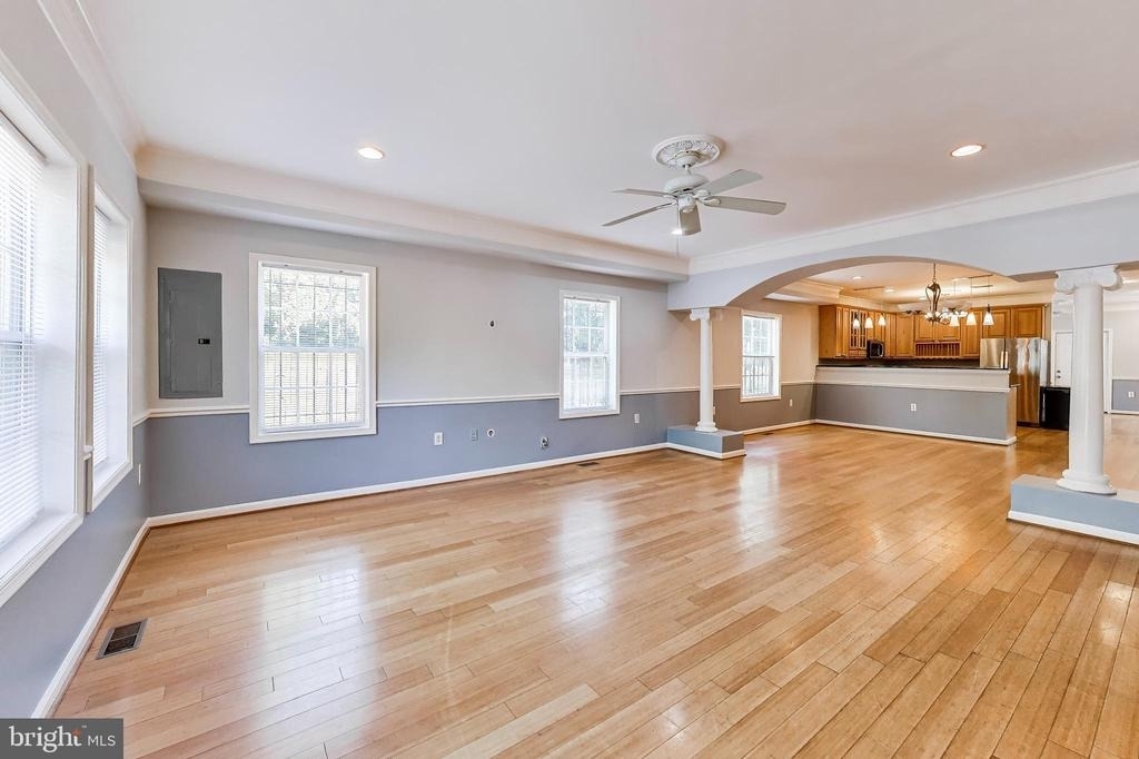 5713 Eads Street Ne - Photo 2