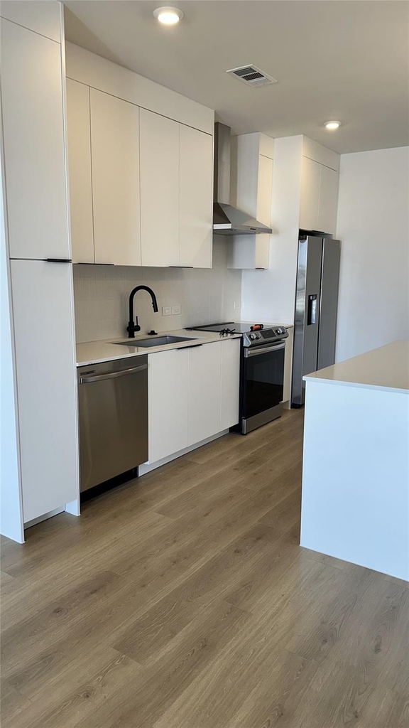1701 Simond Ave - Photo 3