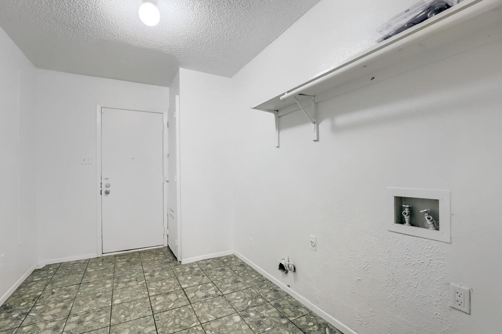 10710 Topperwein Dr - Photo 13