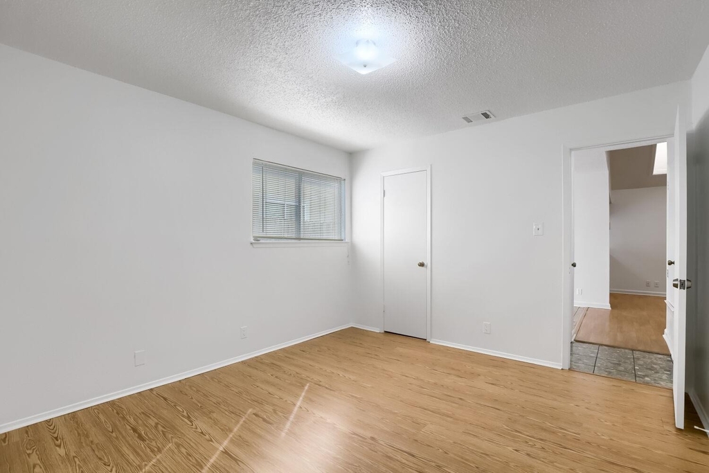 10710 Topperwein Dr - Photo 8