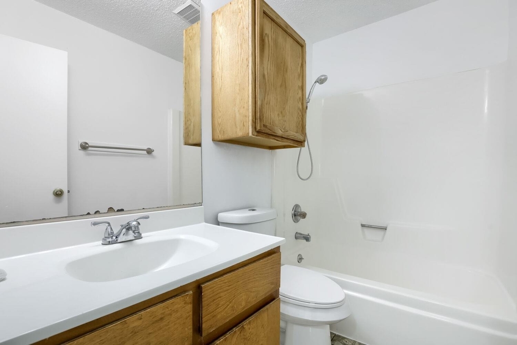 10710 Topperwein Dr - Photo 12