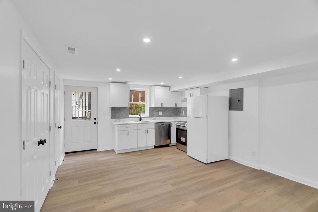 518 Oglethorpe Street Ne - Photo 3
