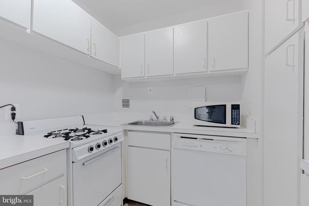 950 25th Street Nw - Photo 3