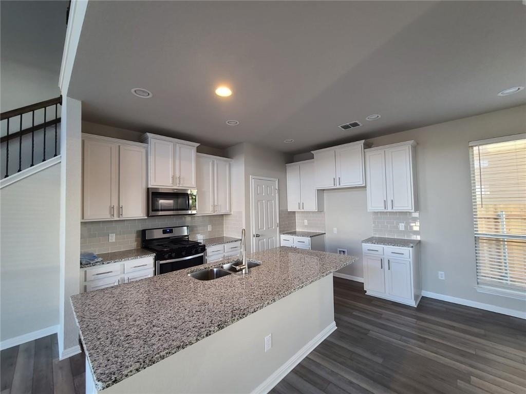 3201 College Park Dr - Photo 2