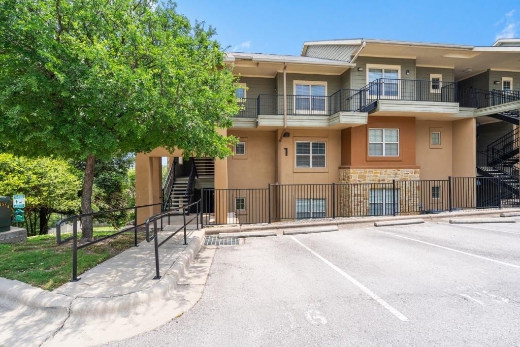 6810 Deatonhill Dr - Photo 19