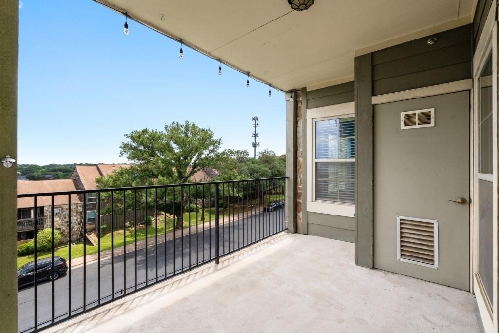6810 Deatonhill Dr - Photo 17