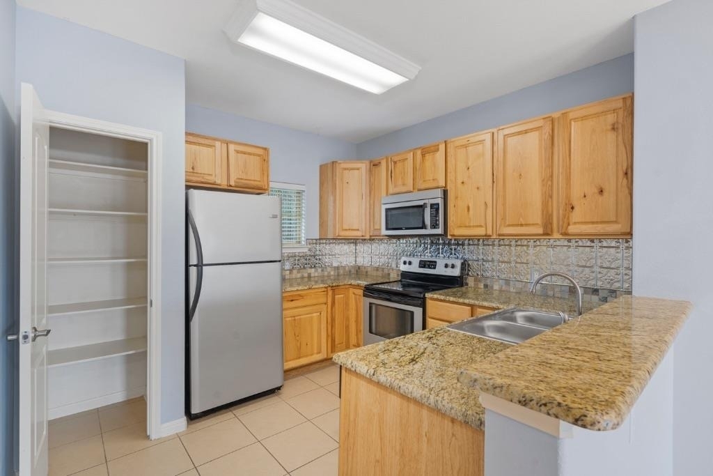 6810 Deatonhill Dr - Photo 5