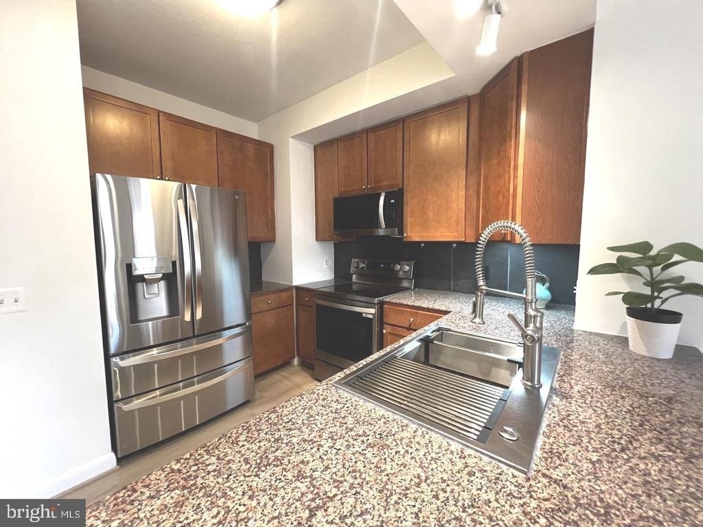 400 Massachusetts Avenue Nw - Photo 0