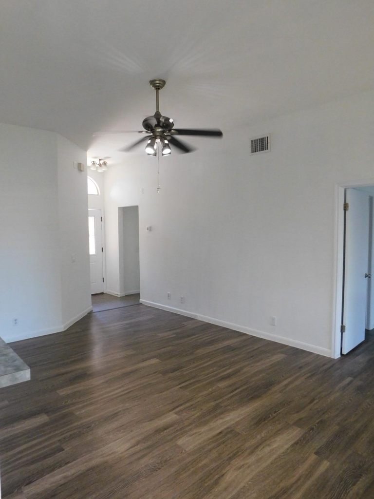 1104 Winecup Ct - Photo 16