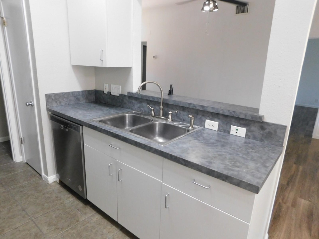 1104 Winecup Ct - Photo 17