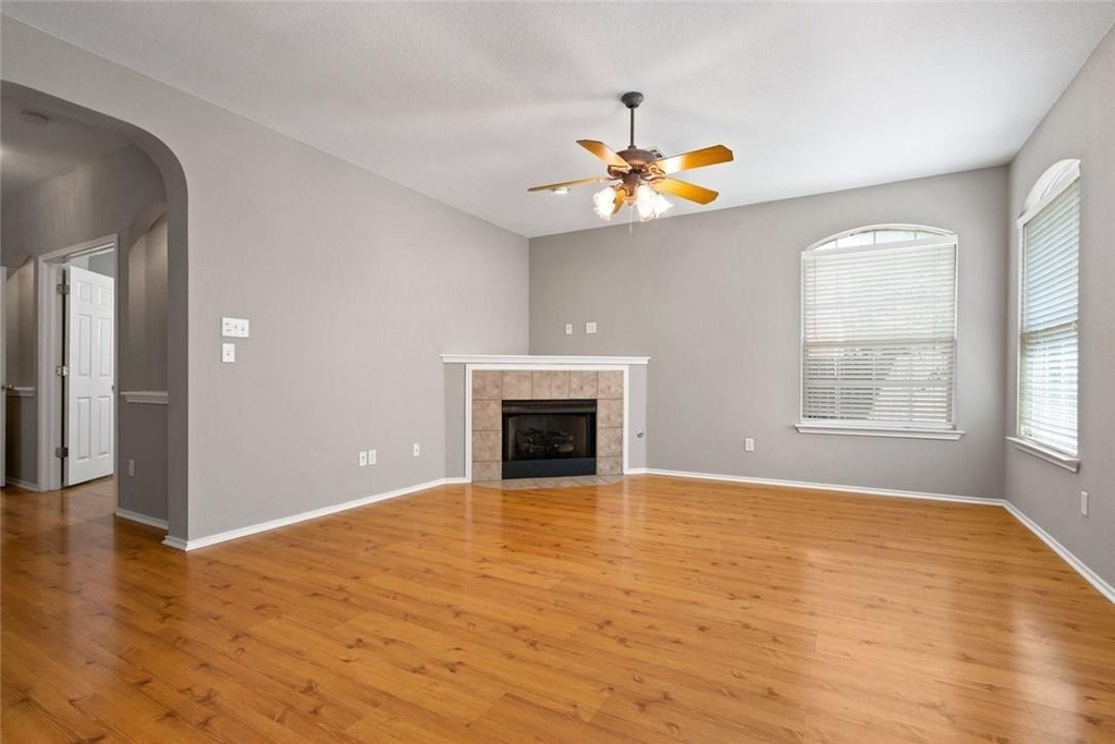 2633 Bolton St - Photo 6