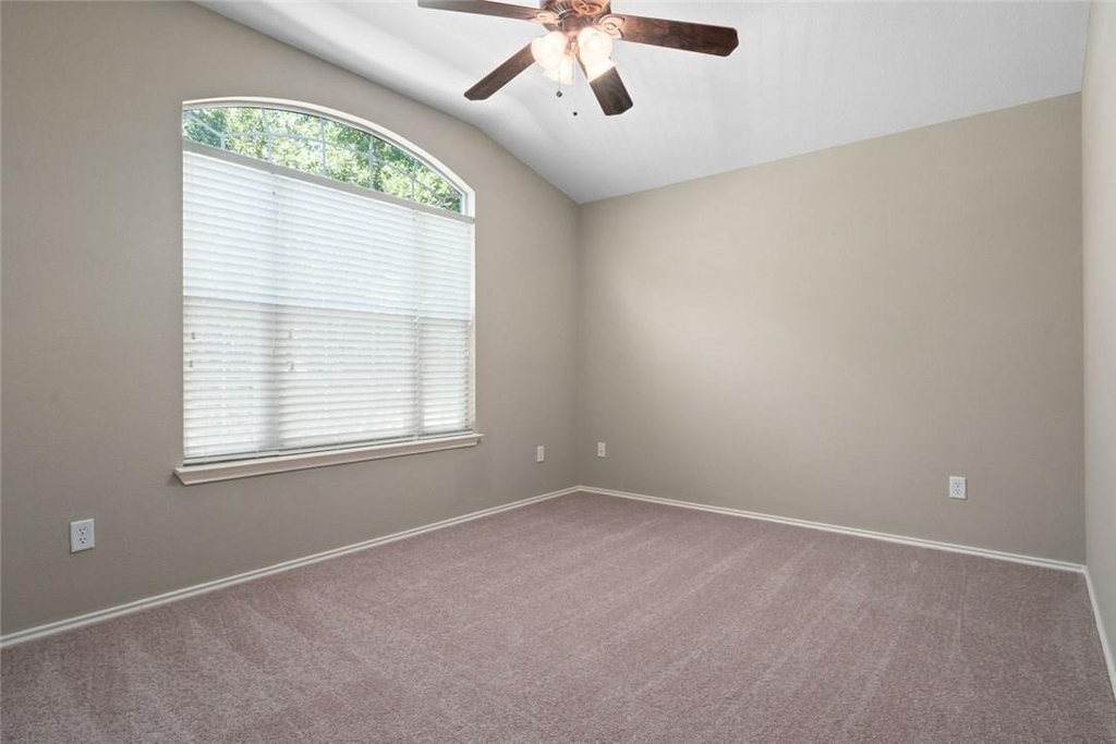 2633 Bolton St - Photo 13