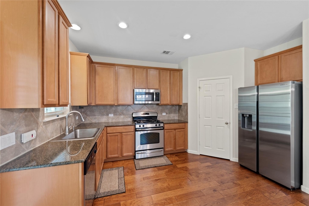 1310 W Parmer Ln - Photo 8