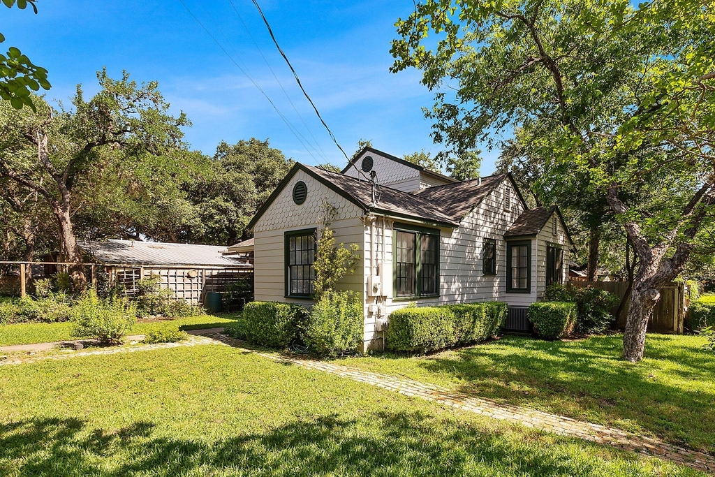 1700 Virginia Ave - Photo 2