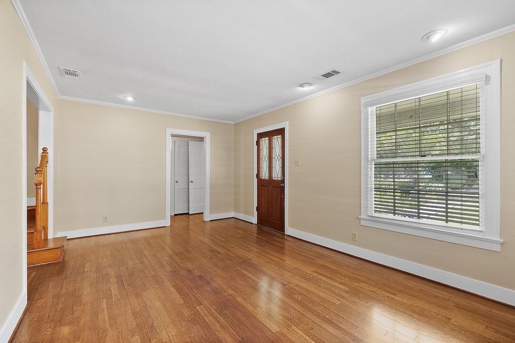 1700 Virginia Ave - Photo 4