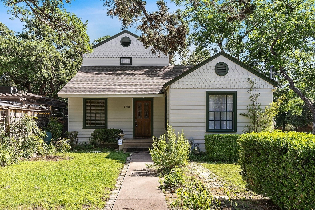 1700 Virginia Ave - Photo 0