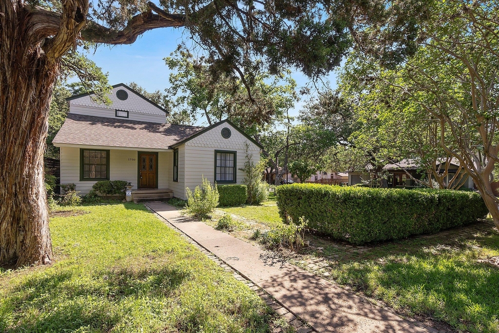 1700 Virginia Ave - Photo 1