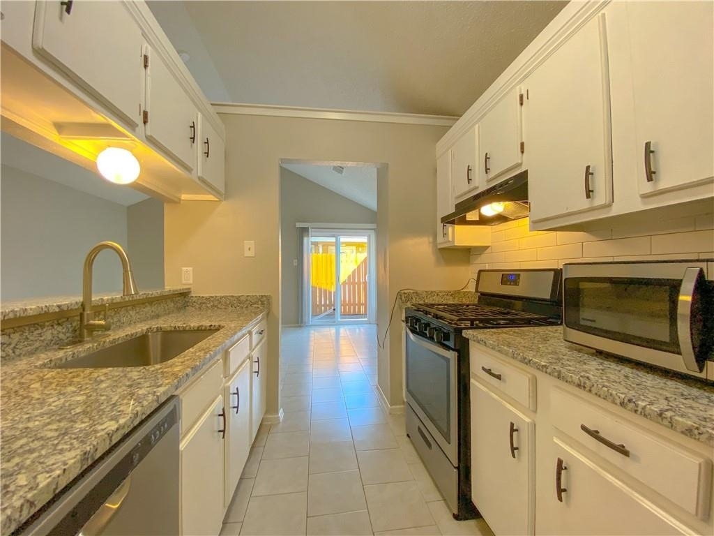 11908 Sunhillow Bnd - Photo 9