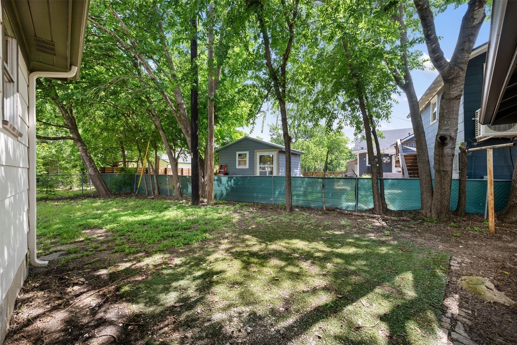 1711 S Main St - Photo 33