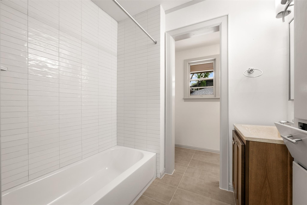 1711 S Main St - Photo 26